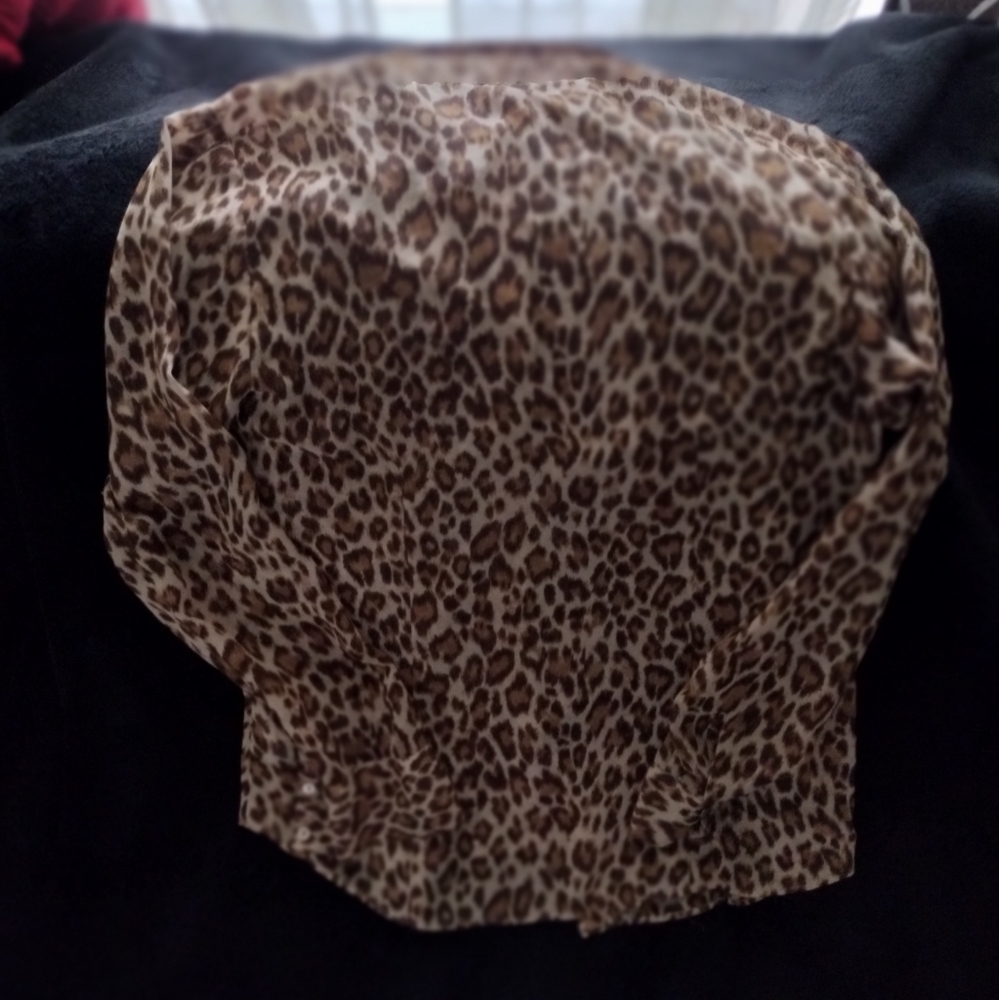 Top - Picture 2 of 2